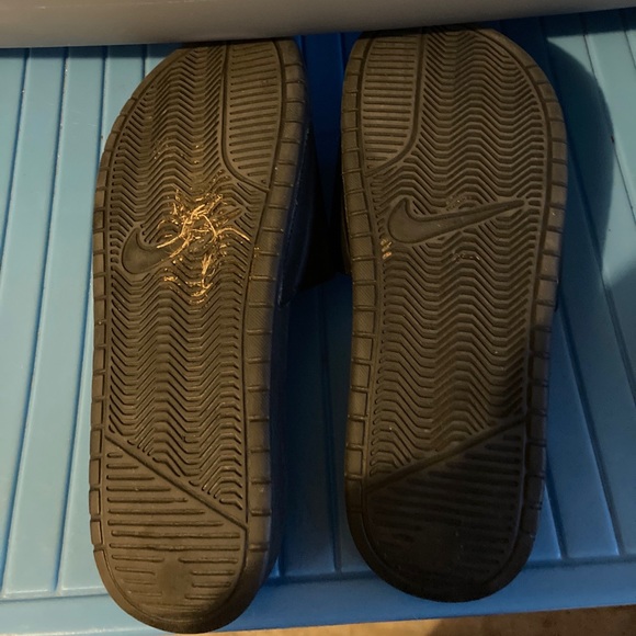 Black/Pink Nike Slide Sandals Size 9 - Picture 3 of 4